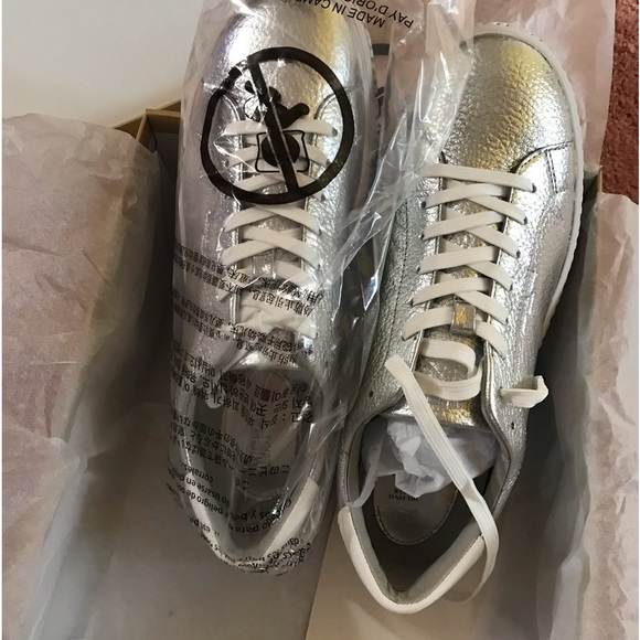 Micheal Kors  brand new silver lace up sneaker - Picture 2 of 15